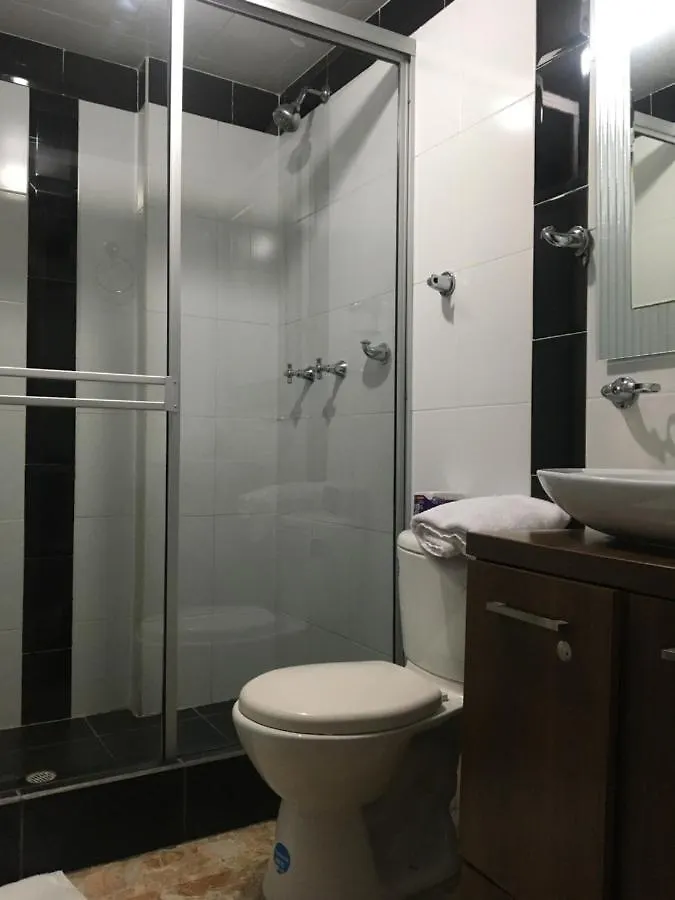 Hotel Ejecutivo Av La Esperanza 波哥大 3*,